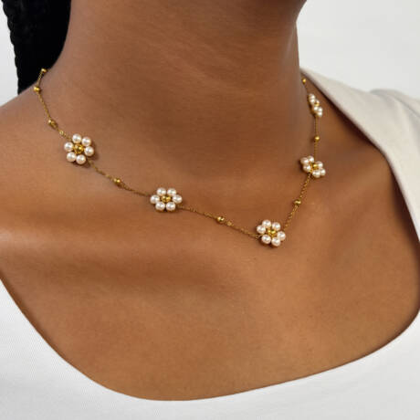 Petals necklace